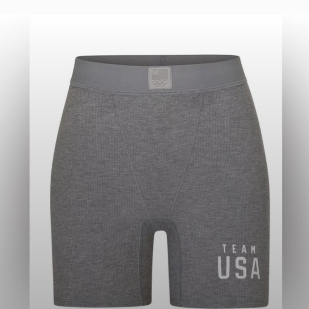 🧘‍♀️NWT SKIMS sz LARGE 🇺🇲 TEAM USA RIBBED BOXERS GRAY